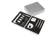 Set 21 Herramientas
CÓDIGO: CCH21
Set de 21 prácticas herramientas en caja rígida plástica plateada. Amplia área para impresión.
• Tamaño: 12 x 10 x 3.5 cm. (cerrado), 20 x 12 x 1.75 cm. (abierto).
• Colores: Plata (00).
• Sugerencia de Impresión: Serigrafía.