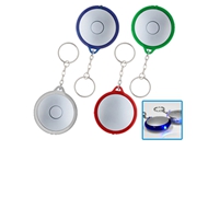Llavero-Linterna LED
CÓDIGO: CCK6
Llavero-Linterna LED redondo, con cuerpo plateado y anillo (borde) de color traslúcido.
• Tamaño Cuerpo: Ø 5 x 1.5 cm.
• Área Imprimible: Ø 4.2 cm.
• Pilas: usa 3 pilas tipo botón (incluidas).
• Colores: Anillo (borde) Blanco (01), Azul (02), Rojo (03), Verde (06).
• Sugerencia de Impresión: Serigrafía o Tampografía.