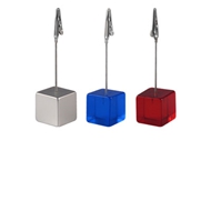 Memo-Clip Base Cubo
CÓDIGO: CCN9	
Memo Clip Metálico con Base Cubo Grande.
• Tamaño: Cubo 3 x 3 x 3 cm.
• Colores: Plata Sólido (00), Azul Frozen (32), Rojo Frozen (33).
• Impresión en: Serigrafía.