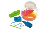 Set 5 Destacadores Color
CÓDIGO: CCN20 	
Set de 5 destacadores de colores, en frasco de plástico transparente con tapa frozen. Ideal espacio para logo en la tapa.
• Tamaño: 7.2 x 7.5 x 5.4 cm.
• Impresión en: Serigrafía.