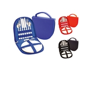 Set de Picnic 2 Personas
CÓDIGO: CCH16 	
Set de Picnic en bolso raquelado con mango. Incluye set de cubiertos (cuchillos, tenedores y cucharas), 2 platos de melamina blanca, 1 tabla para cortar y 1 herramienta multiuso con destapador, descorchador y cortaplumas.
• Tamaño: 22.5 x 24.5 x 4.5 cm.
• Colores: Azul (02), Rojo (03), Negro (08).
• Impresión en: Serigrafía - Tampografía.
